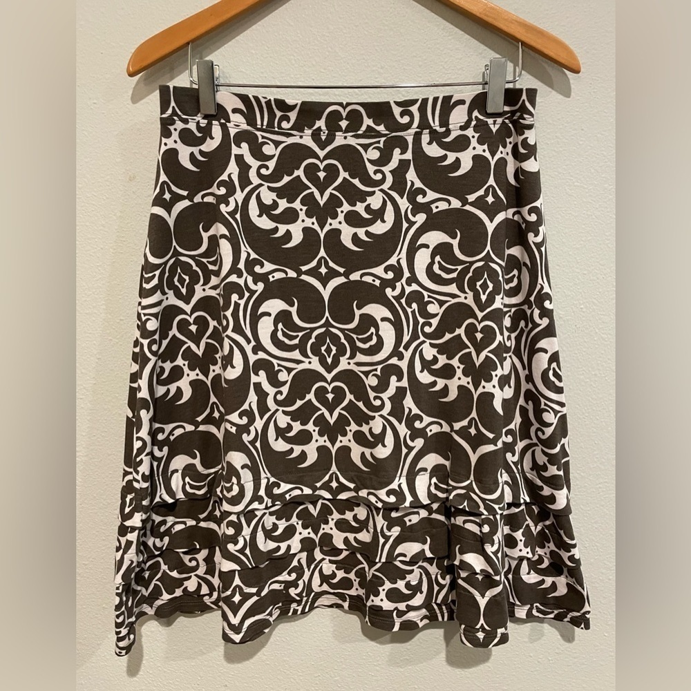 INC International Concepts A-line ruffled gray print skirt. Size M